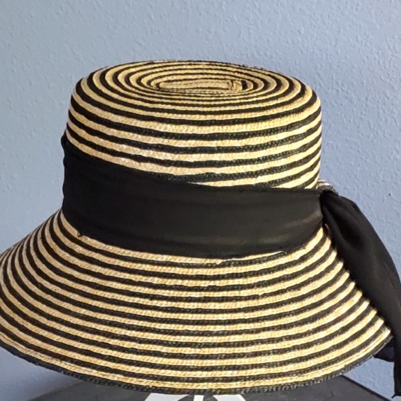 Straw Hat - Picture 4 of 4
